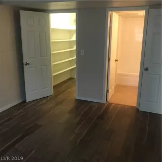 Photo #6: 2106911 Listing