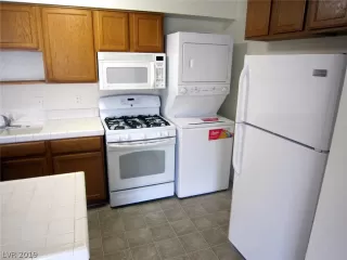 Photo #5: 2106924 Listing 