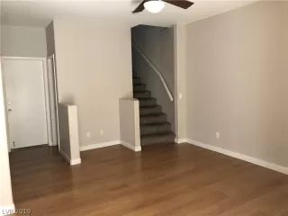 Photo #1: 2106955 Listing