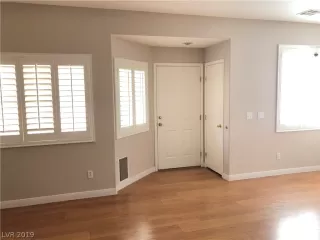 Photo #5: 2106955 Listing