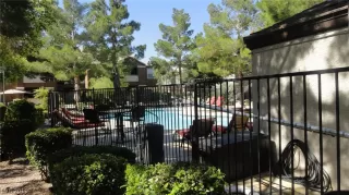Photo #3: 2106969 Listing 
