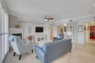 Photo #6: 2106993 Listing