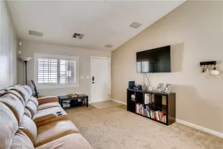 Photo #5: 2107025 Listing