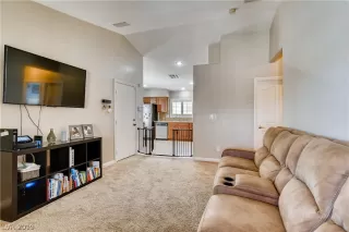 Photo #6: 2107025 Listing