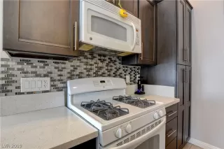 Photo #5: 2107041 Listing