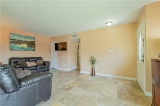 Photo #3: 2107051 Listing 