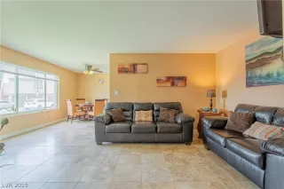 Photo #5: 2107051 Listing 