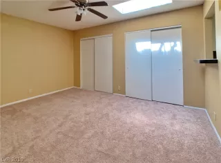 Photo #1: 2107077 Listing