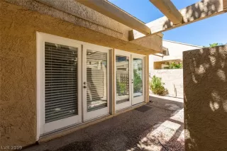 Photo #2: 2107082 Listing