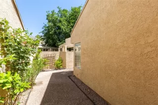 Photo #4: 2107082 Listing