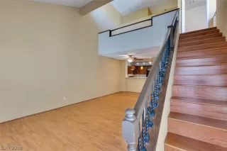 Photo #5: 2107082 Listing