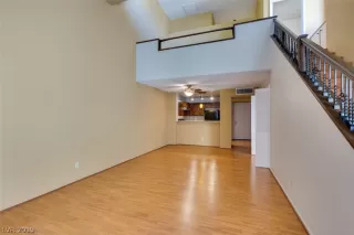 Photo #6: 2107082 Listing