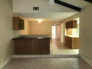 Photo #5: 2107116 Listing 