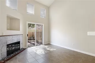 Photo #5: 2107127 Listing 