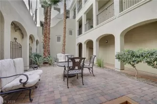 Photo #5: 2107141 Listing 