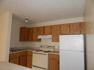 Photo #5: 2107190 Listing 