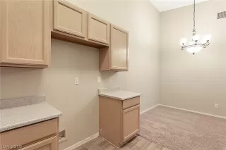 Photo #6: 2107221 Listing