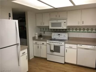 Photo #1: 2107225 Listing