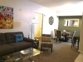 Photo #6: 2107301 Listing 