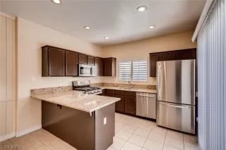 Photo #5: 2107323 Listing 