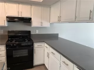 Photo #1: 2107349 Listing