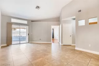 Photo #2: 2107368 Listing