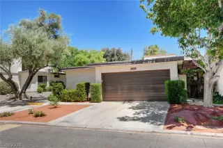 Photo #2: 2107375 Listing