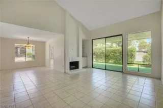 Photo #5: 2107375 Listing