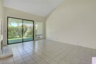 Photo #6: 2107375 Listing