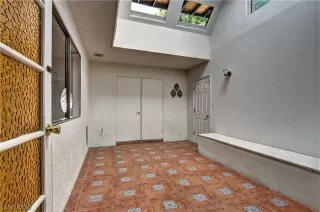 Photo #3: 2107384 Listing