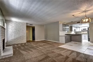 Photo #5: 2107384 Listing