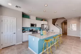 Photo #6: 2107403 Listing 