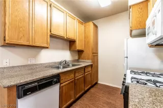 Photo #6: 2107412 Listing 