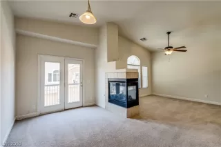 Photo #4: 2107453 Listing