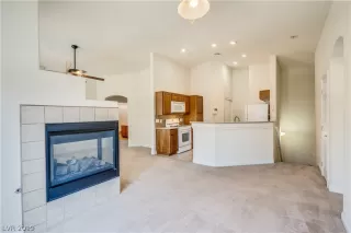 Photo #5: 2107453 Listing