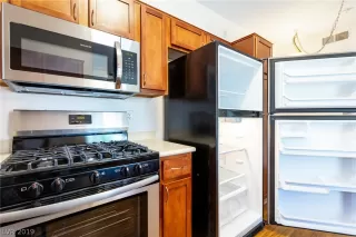 Photo #5: 2107516 Listing 