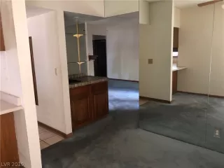 Photo #1: 2107546 Listing