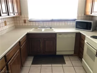 Photo #5: 2107546 Listing