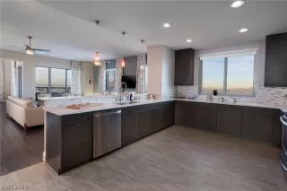 Photo #1: 2107639 Listing