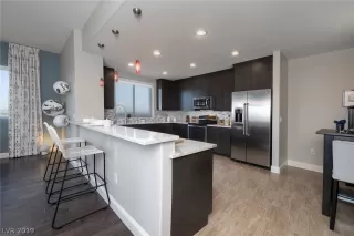 Photo #2: 2107639 Listing