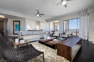 Photo #5: 2107639 Listing