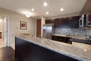 Photo #2: 2107661 Listing 