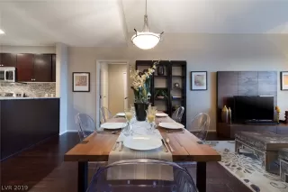 Photo #5: 2107661 Listing 