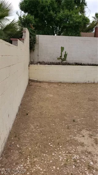 Photo #5: 2107711 Listing 