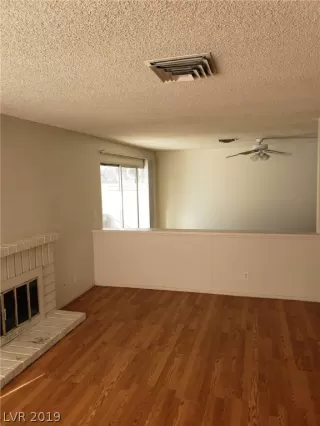 Photo #4: 2107713 Listing 