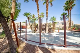 Photo #4: 2107814 Listing