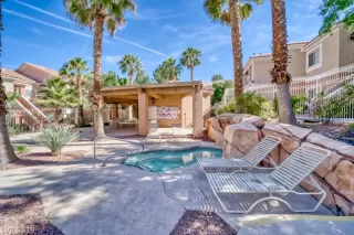 Photo #1: 2107831 Listing