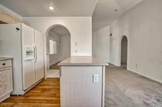 Photo #6: 2107831 Listing