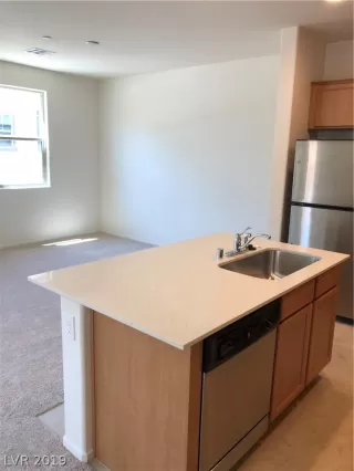 Photo #6: 2107866 Listing 