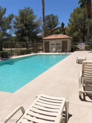 Photo #4: 2107888 Listing 